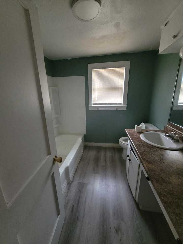 608 N 8th St #1 - Photo 6 of 7