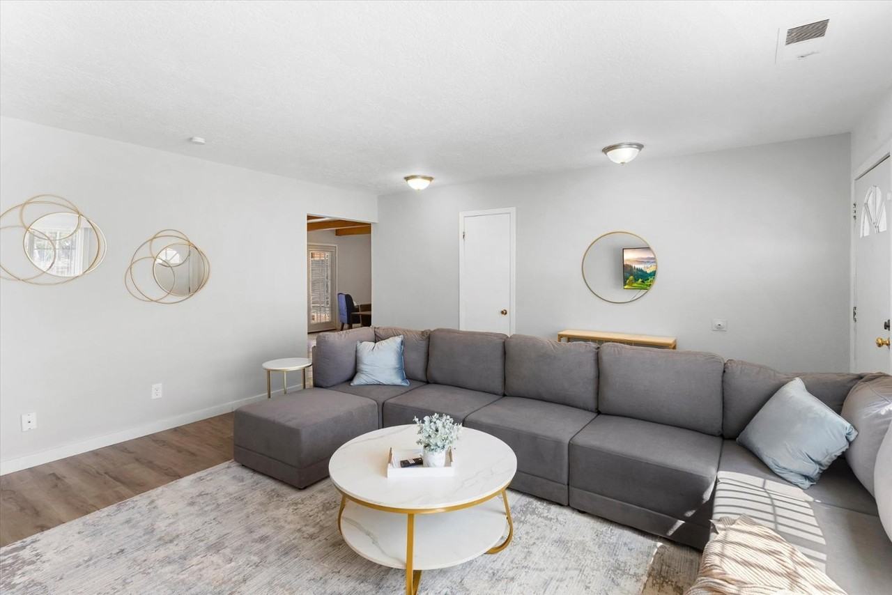 10217 Santa Paula Ave Ne - Photo 6 of 34