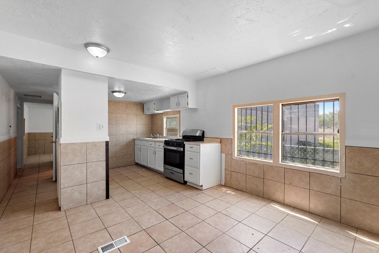 5411 4th St Nw - Photo 6 of 21