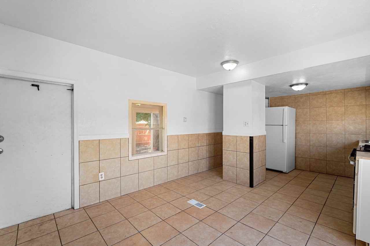5411 4th St Nw - Photo 7 of 21