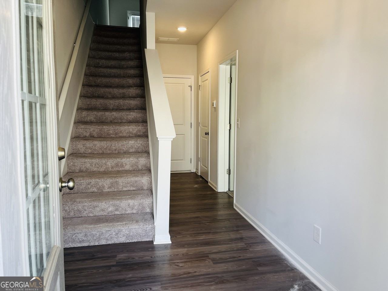 8 Iron Dr - Photo 2 of 29