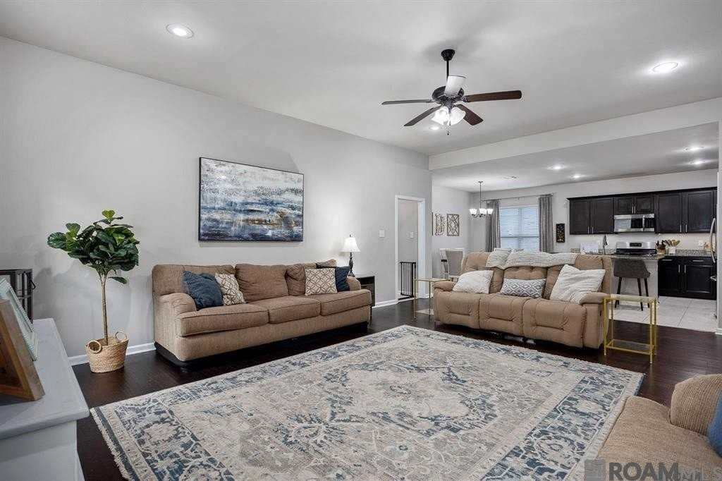18326 Sunset Park Dr - Photo 3 of 15