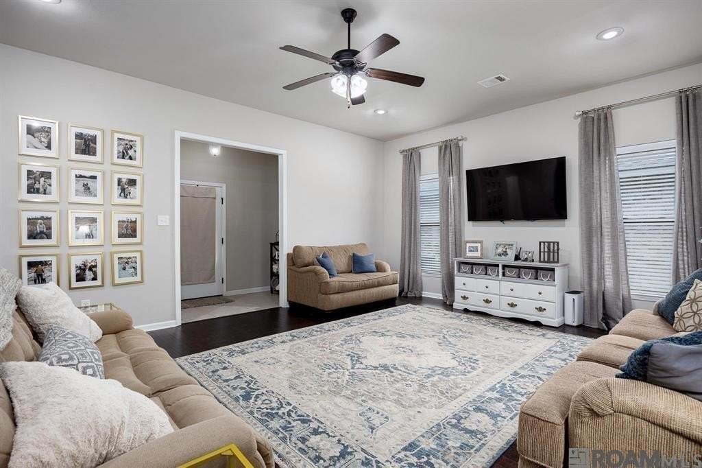 18326 Sunset Park Dr - Photo 4 of 15
