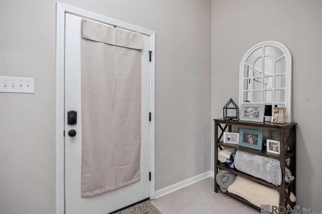 18326 Sunset Park Dr - Photo 5 of 15