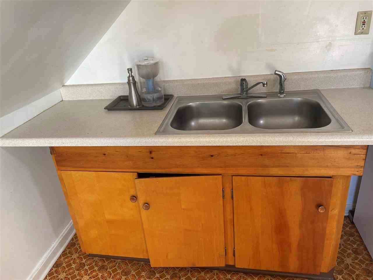 817 W 31ST APT 2 Street - Photo 3 of 19