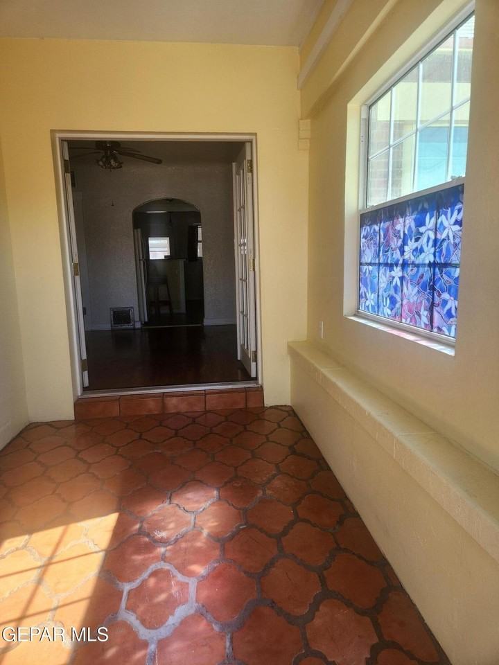4002 Hueco Ave - Photo 2 of 15