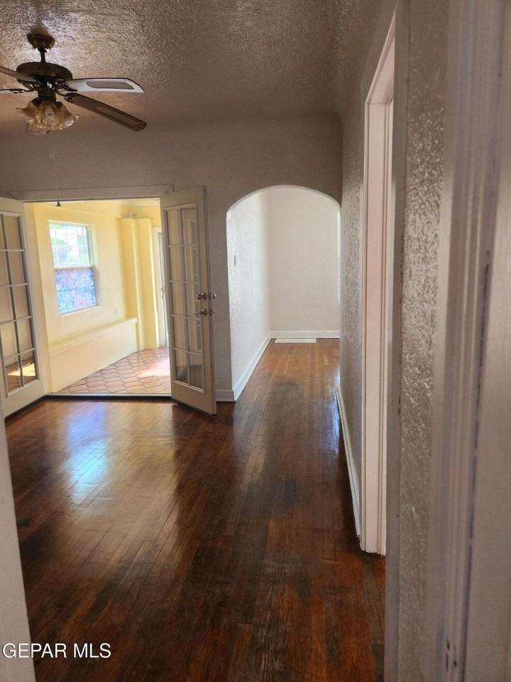 4002 Hueco Ave - Photo 4 of 15