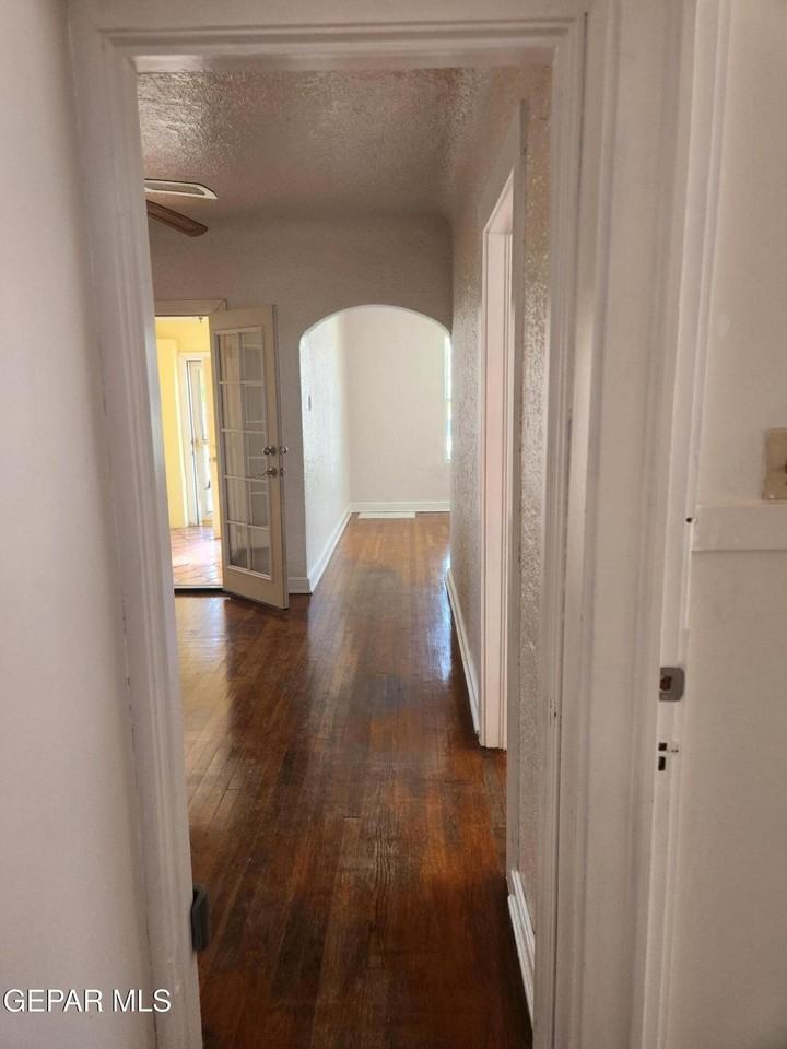 4002 Hueco Ave - Photo 5 of 15