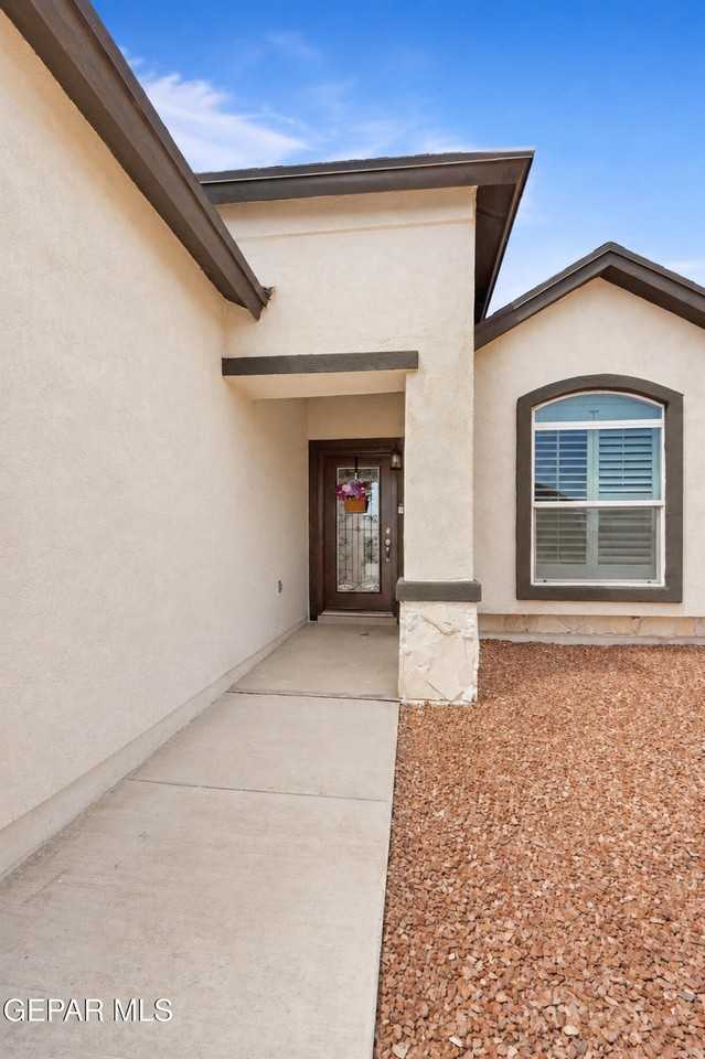 13965 Margaret Ponce Ave - Photo 4 of 46