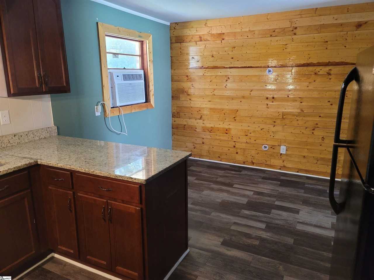 413 Barclay Ave - Photo 3 of 14