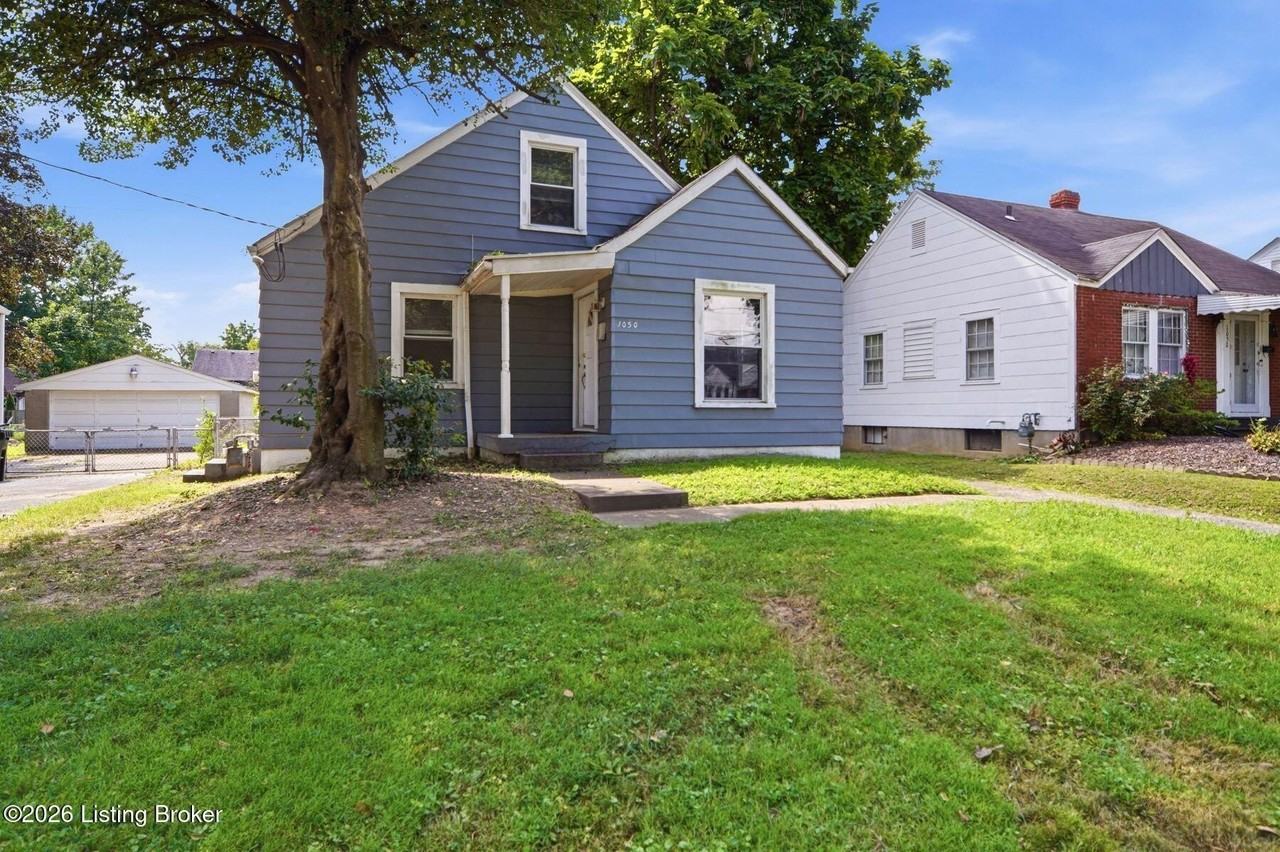 1050 Oakwood Ave - Photo 2 of 50