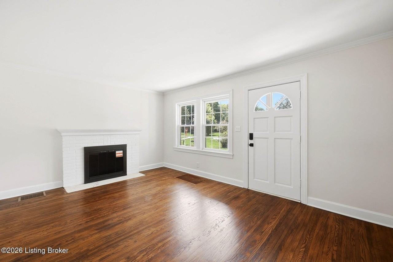 203 Bonner Ave - Photo 5 of 49