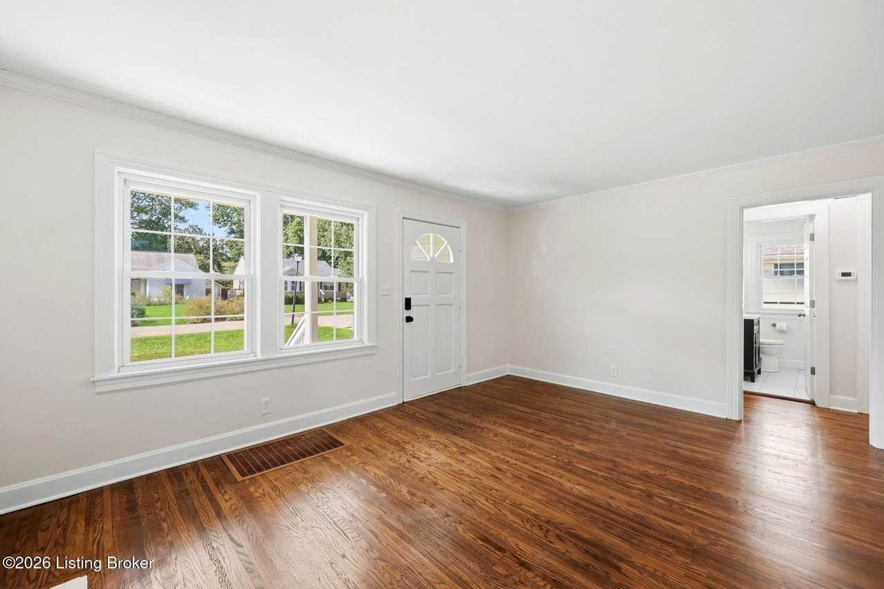 203 Bonner Ave - Photo 6 of 49