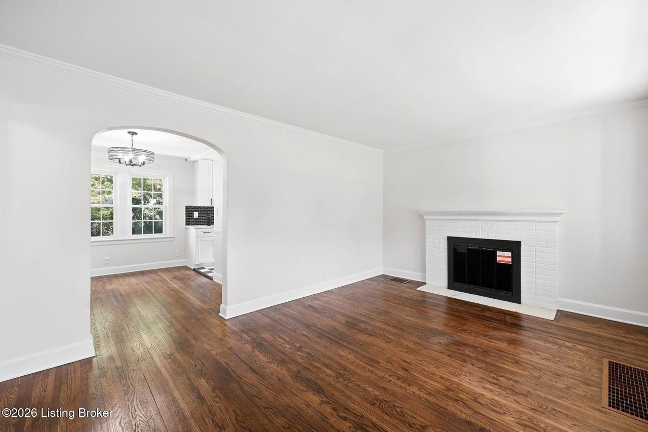 203 Bonner Ave - Photo 7 of 49