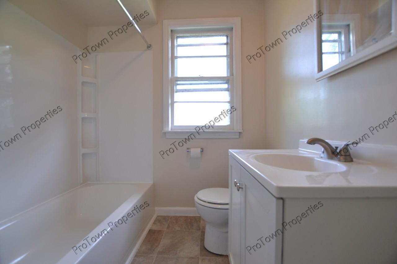 1421 Burry Street - Photo 2 of 8