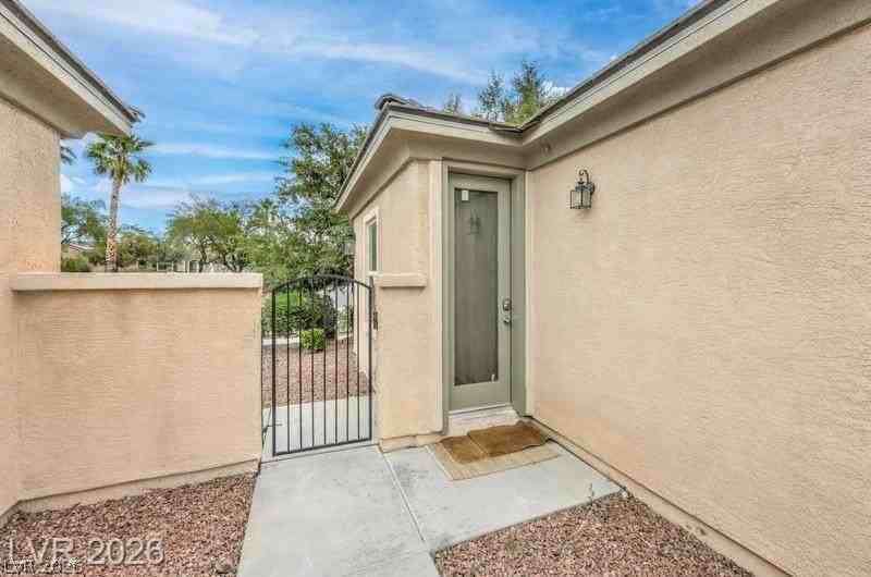 8213 Bay Dunes St - Photo 5 of 37