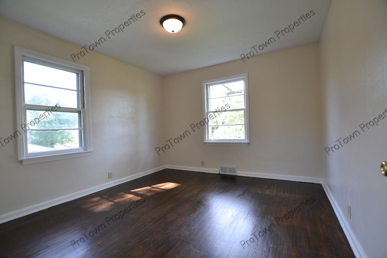 1421 Burry Street - Photo 7 of 8