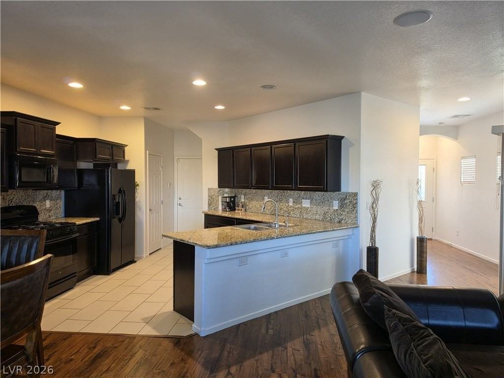 2880 Sparkling Sea St - Photo 3 of 11