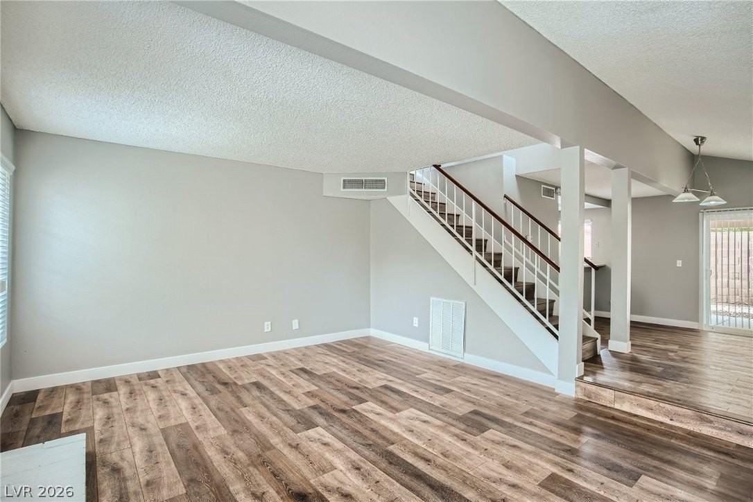 2910 Currant Ln - Photo 2 of 20