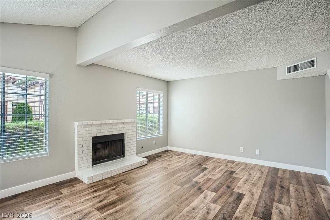 2910 Currant Ln - Photo 3 of 20