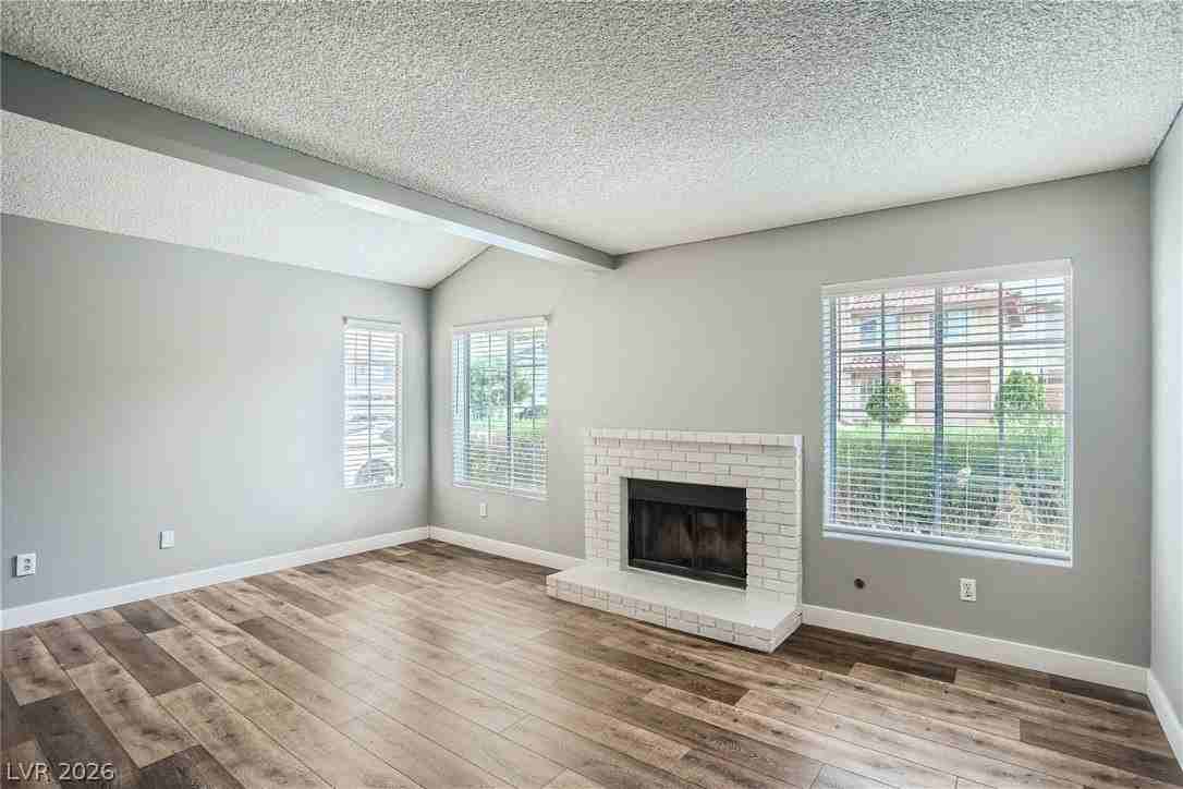 2910 Currant Ln - Photo 4 of 20