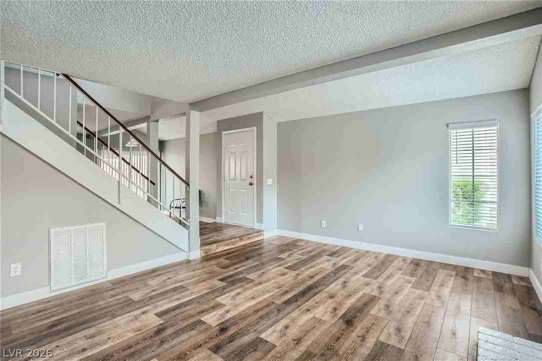 2910 Currant Ln - Photo 5 of 20