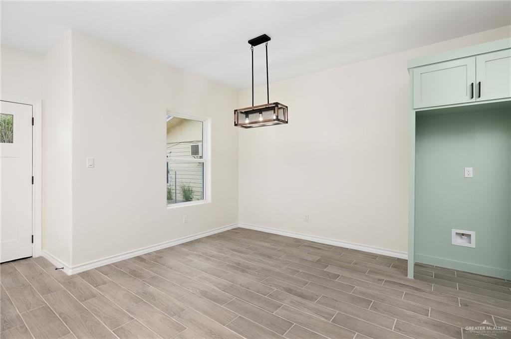 2221 Chicago Ave - Photo 5 of 15