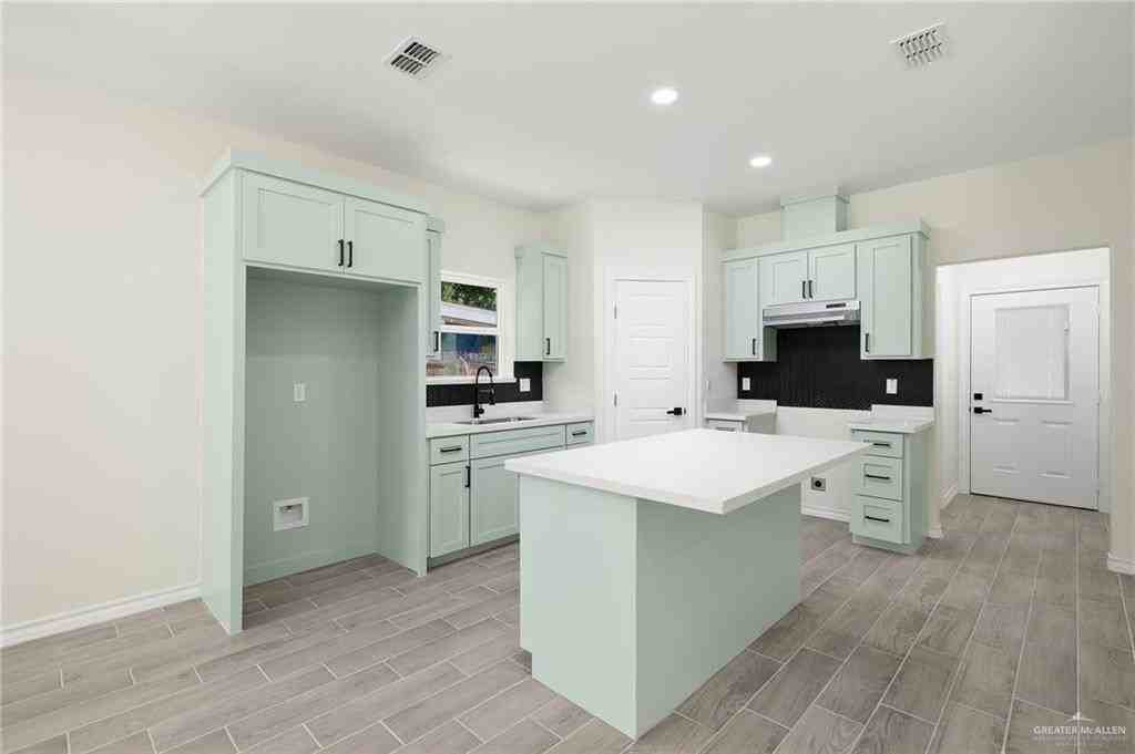 2221 Chicago Ave - Photo 7 of 15