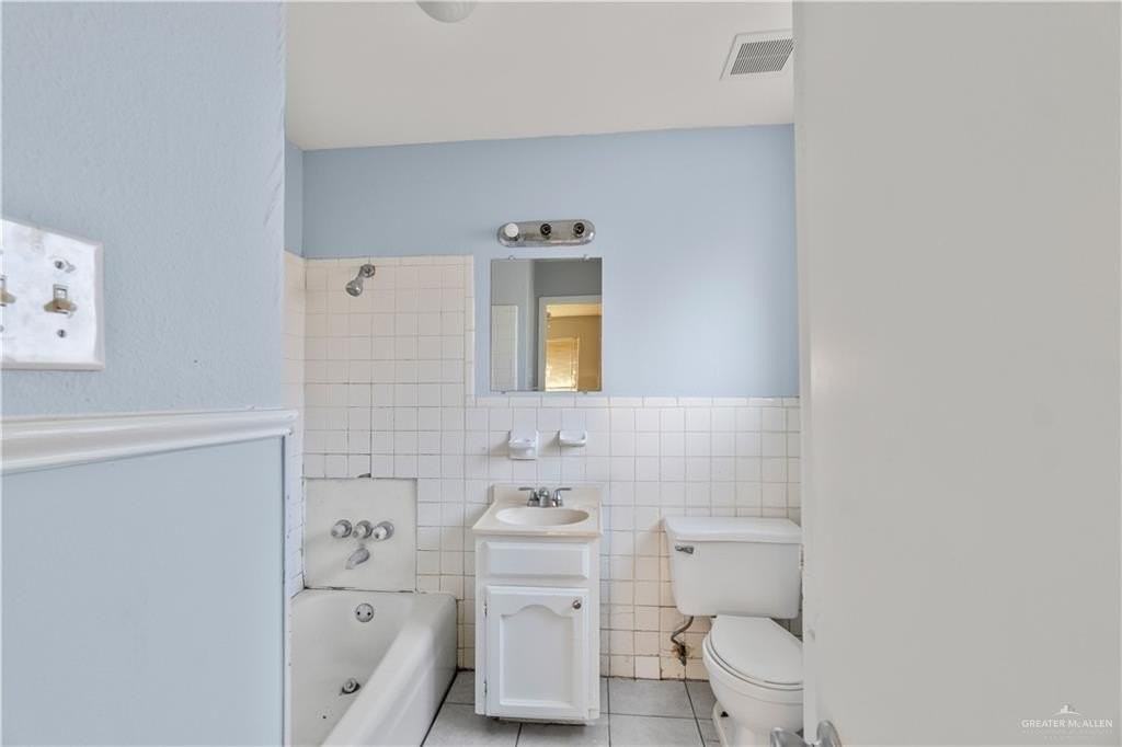 201 N Montevideo Ave #11 - Photo 4 of 7