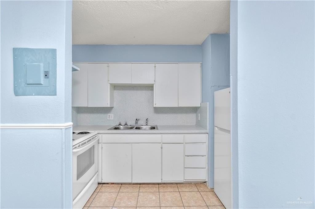 201 N Montevideo Ave #11 - Photo 6 of 7