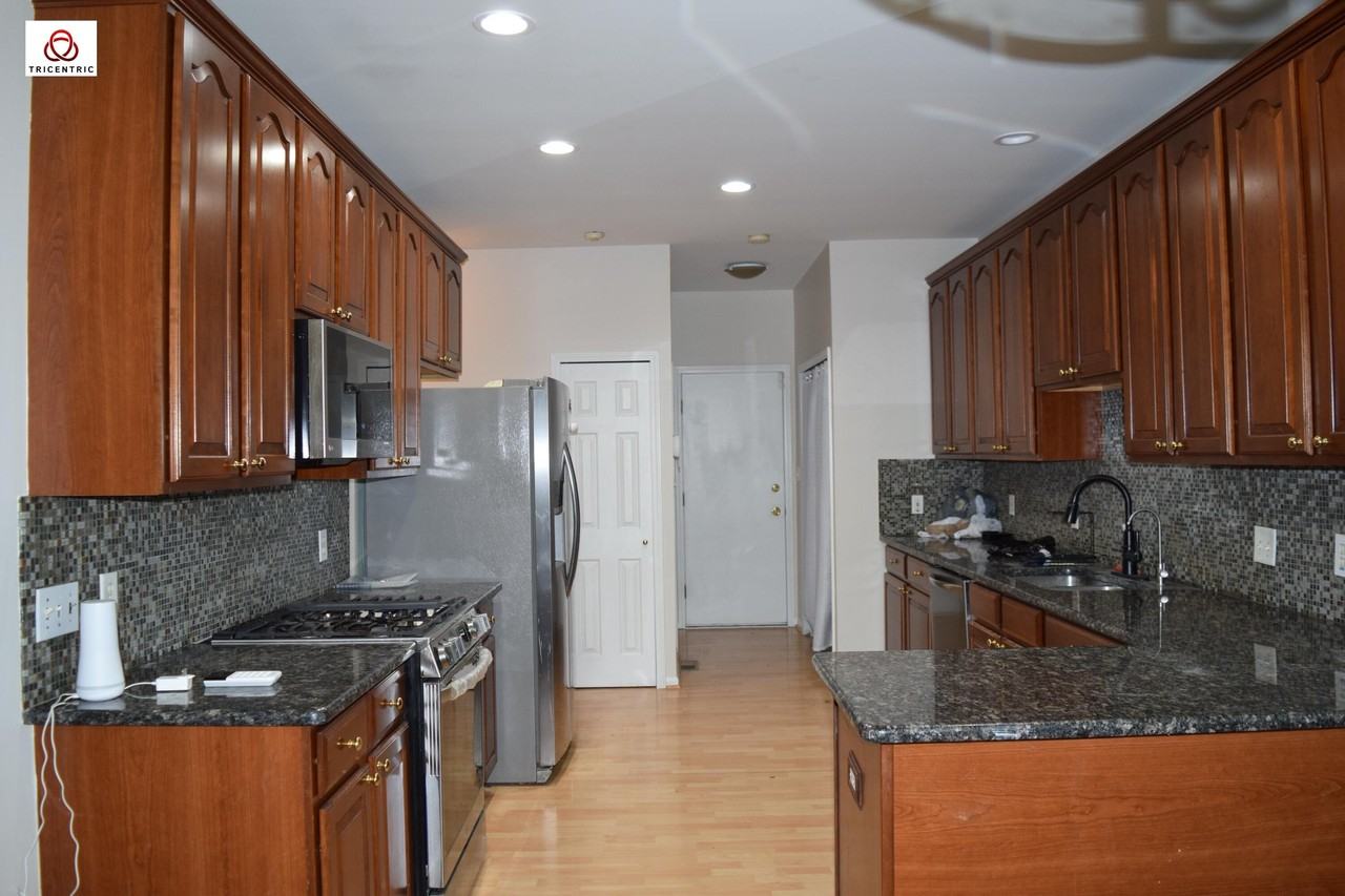 1566 Heron Cir - Photo 7 of 22