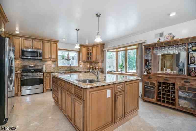 2 Waterway Rd - Photo 5 of 24