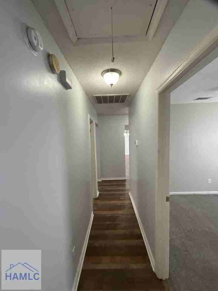 Latham Ct - Photo 7 of 13