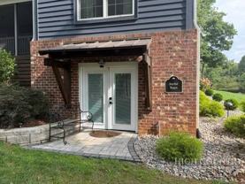 447 Oakwood Rd - Photo 1 of 1