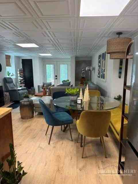 447 Oakwood Rd - Photo 4 of 10