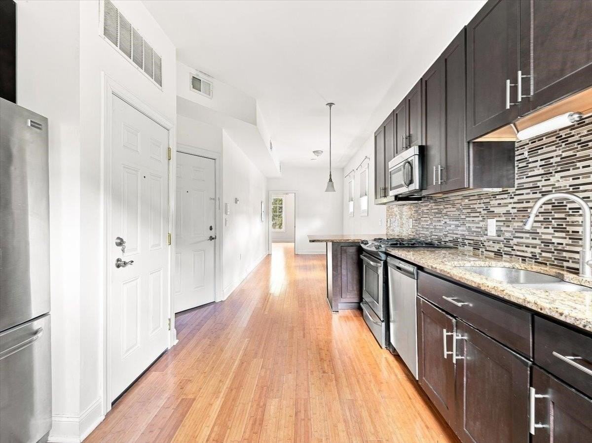 125 Sherman Ave #3L - Photo 3 of 25