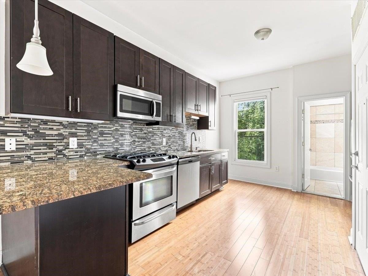 125 Sherman Ave #3L - Photo 4 of 25
