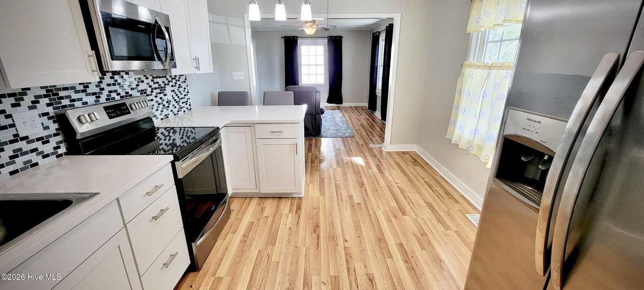 125 Richlands Ave - Photo 3 of 26