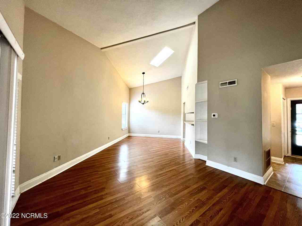 724 Azalea Dr #447 - Photo 2 of 9