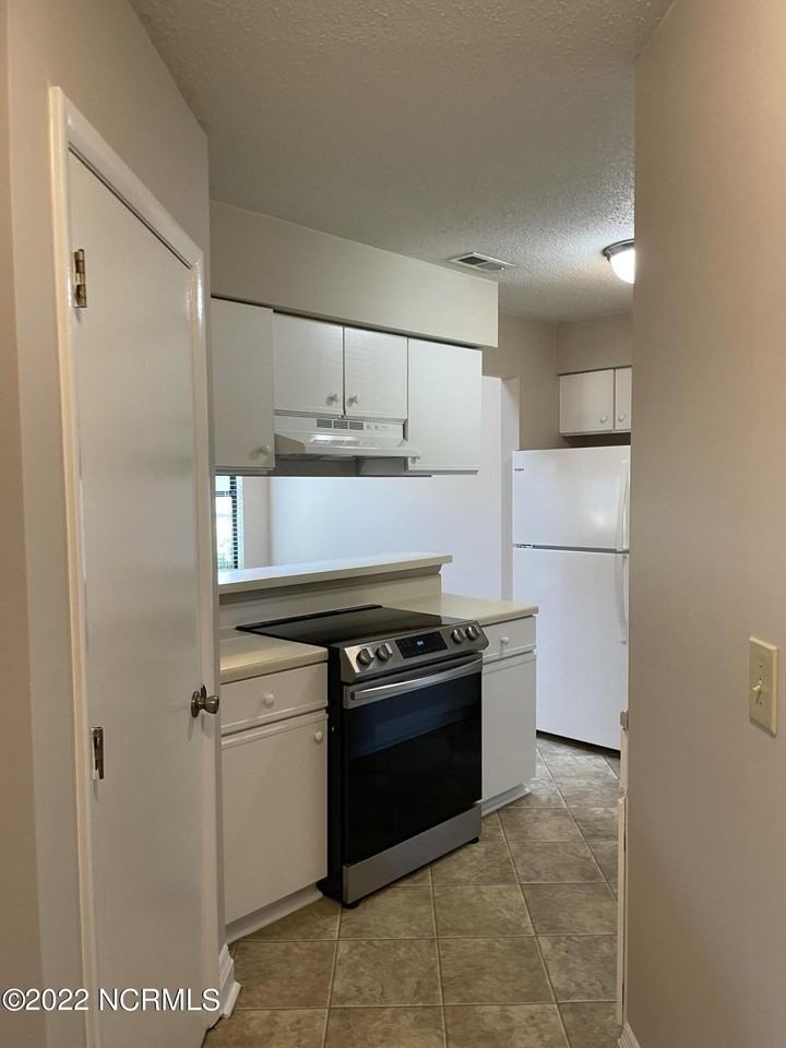 724 Azalea Dr #447 - Photo 4 of 9