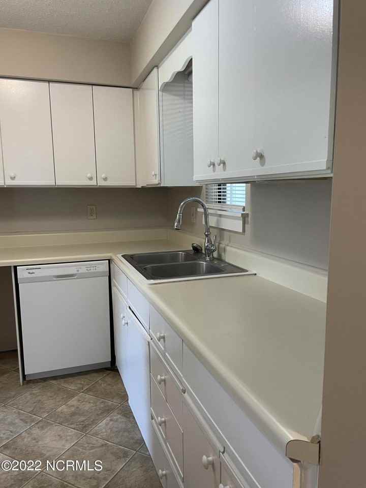 724 Azalea Dr #447 - Photo 5 of 9