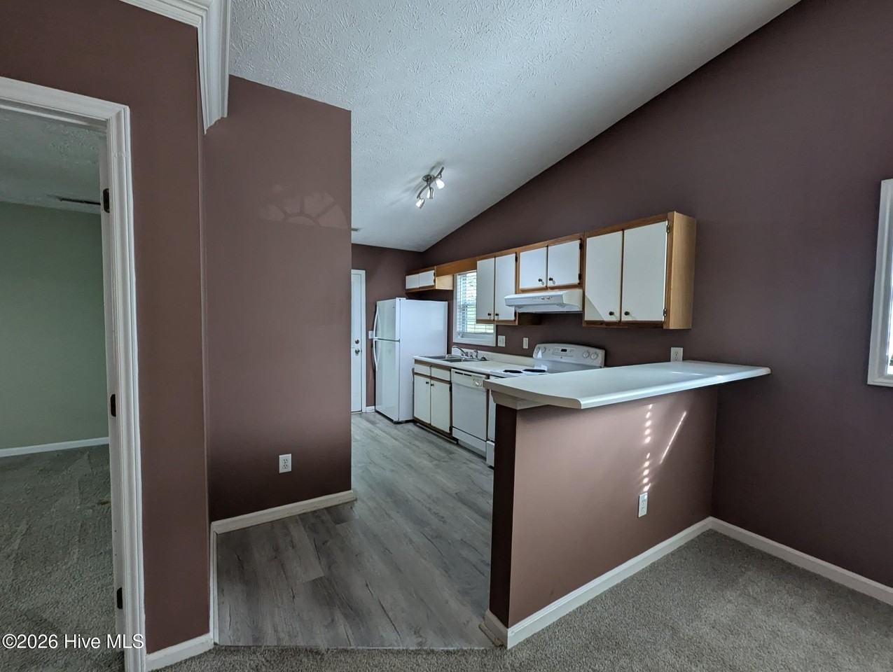 705 Varsity Dr - Photo 3 of 9