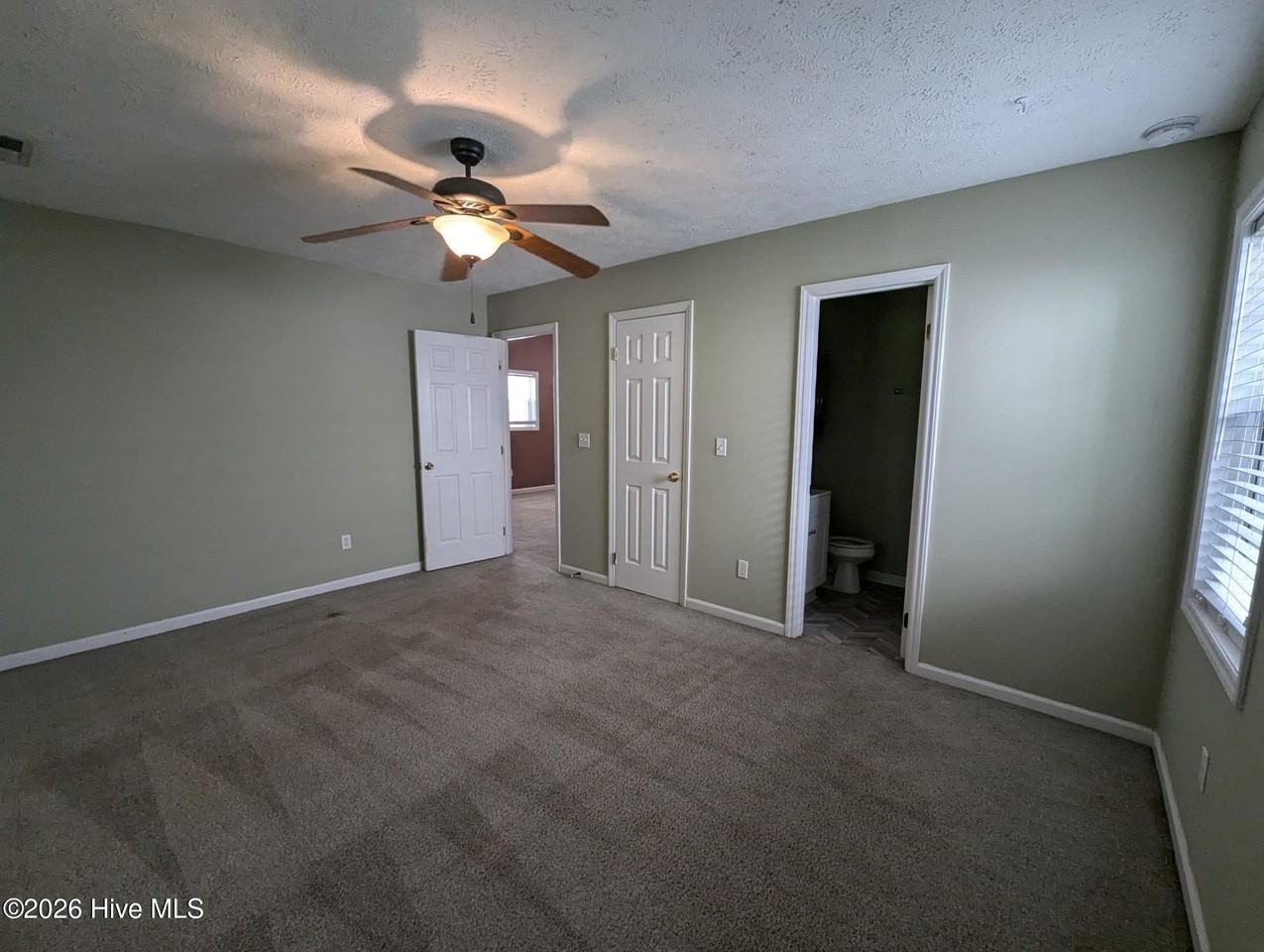 705 Varsity Dr - Photo 5 of 9