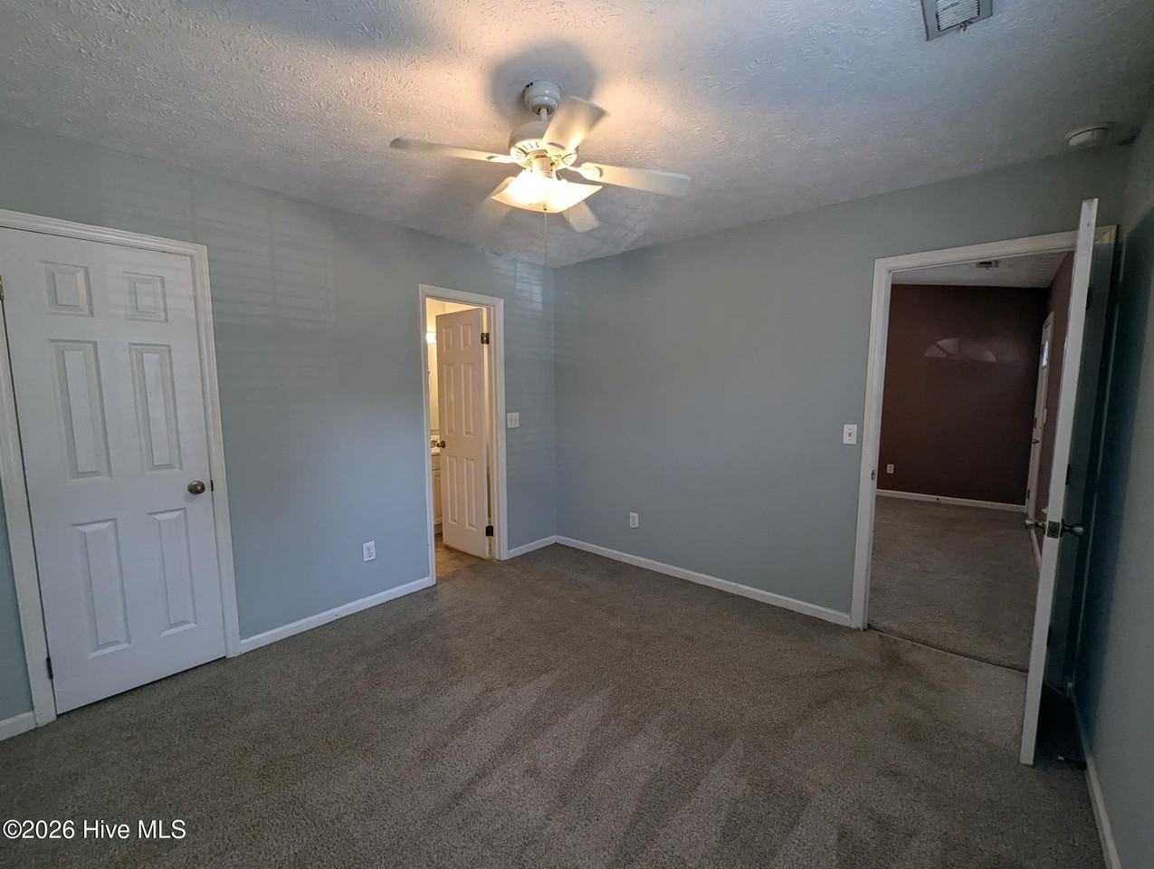 705 Varsity Dr - Photo 7 of 9