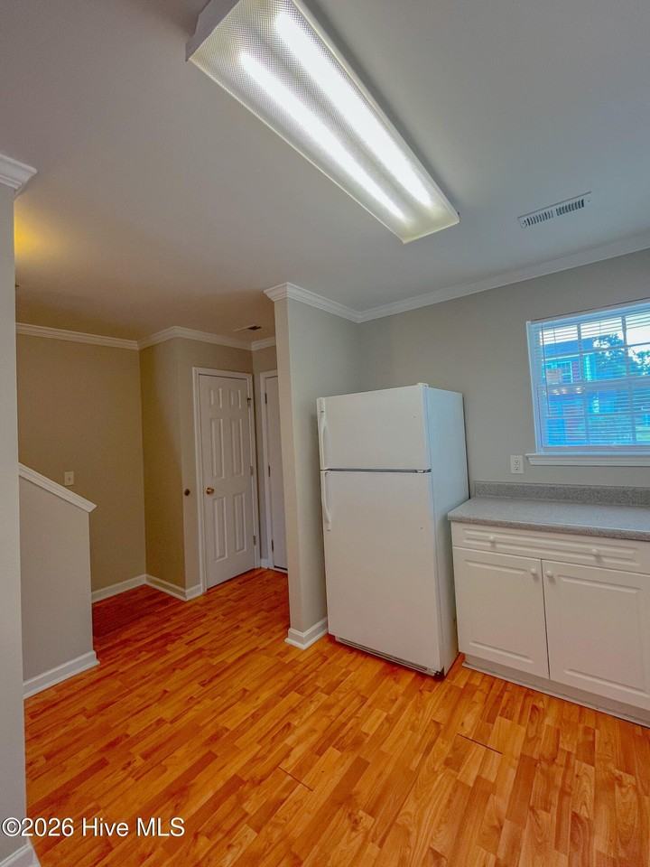 501 Shortfin Dr - Photo 5 of 24