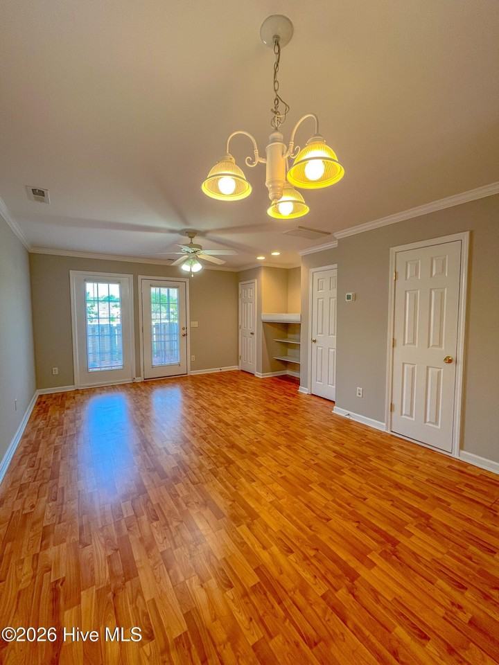 501 Shortfin Dr - Photo 6 of 24