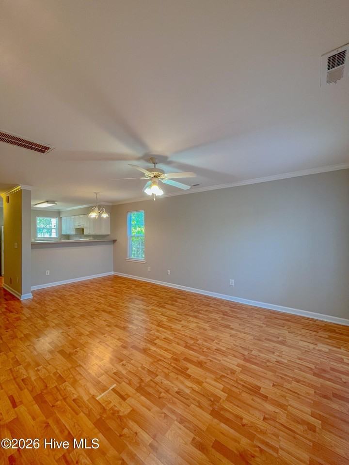501 Shortfin Dr - Photo 7 of 24