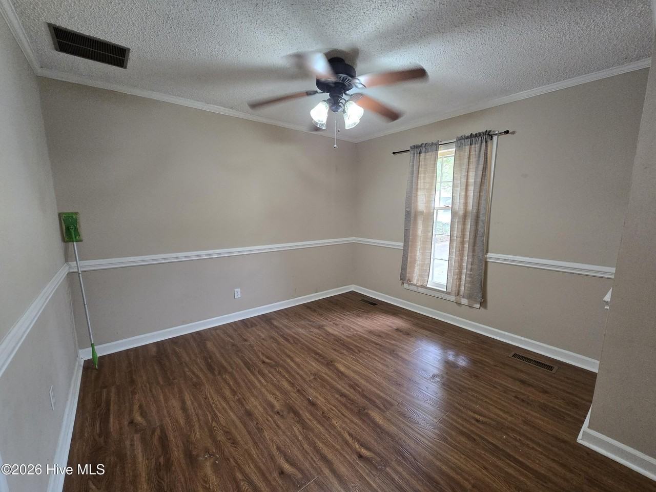 115 Heritage St - Photo 6 of 22