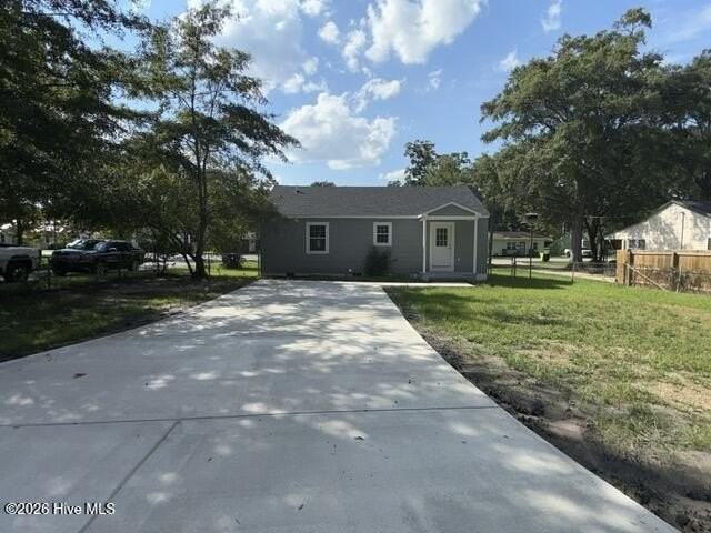 1402 Hazel Ave - Photo 3 of 13