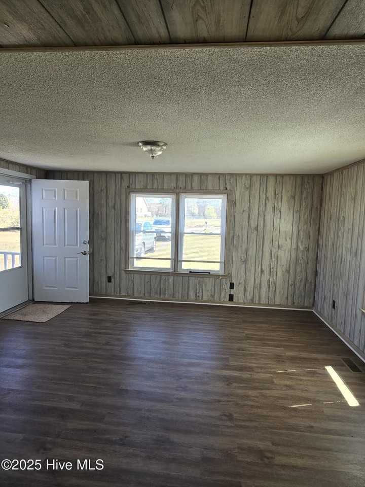 709 Jim Blake Rd - Photo 5 of 25